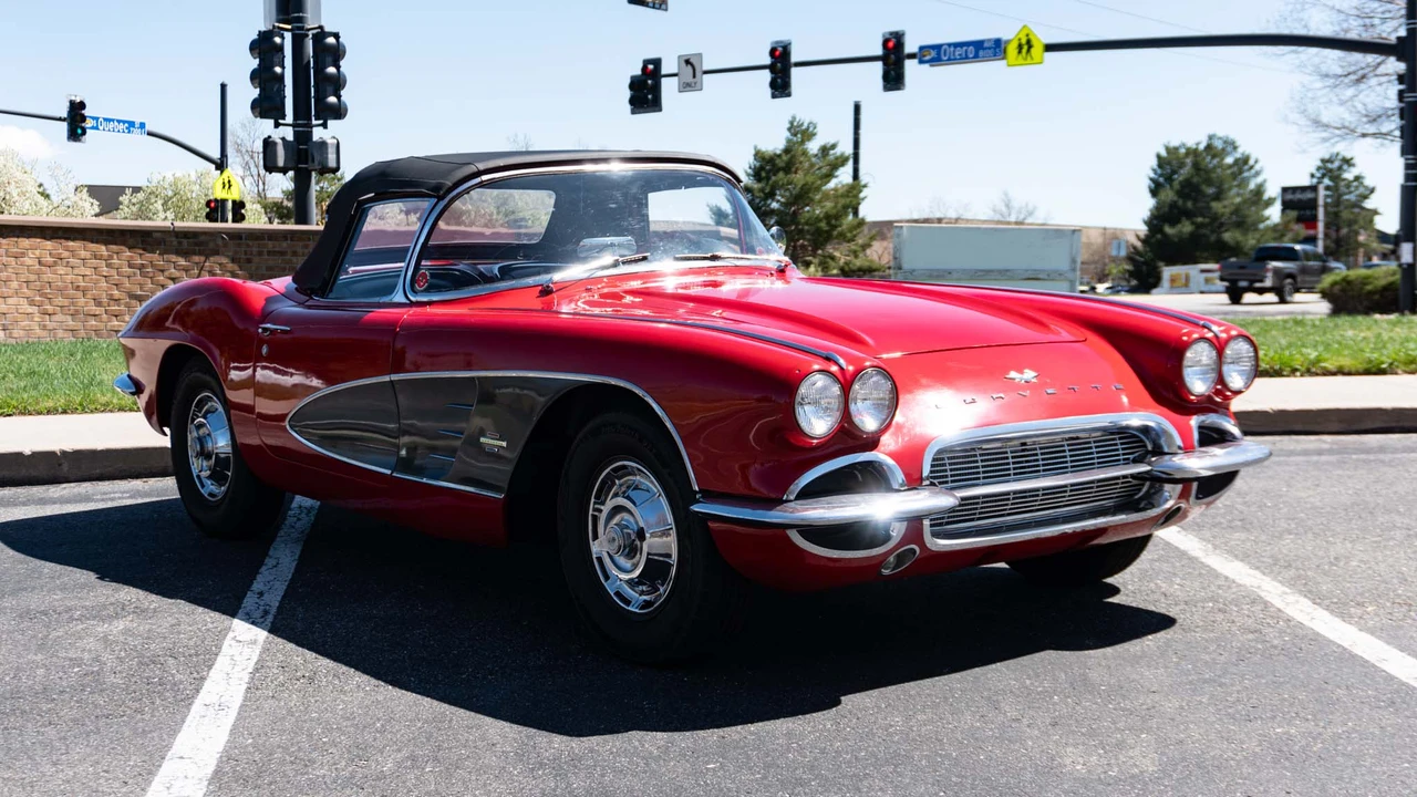 1961 Chevrolet Corvette C1 - Image 14 of 31