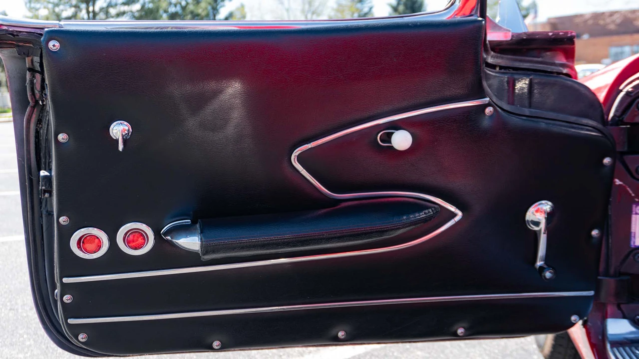 1961 Chevrolet Corvette C1 - Image 31 of 31