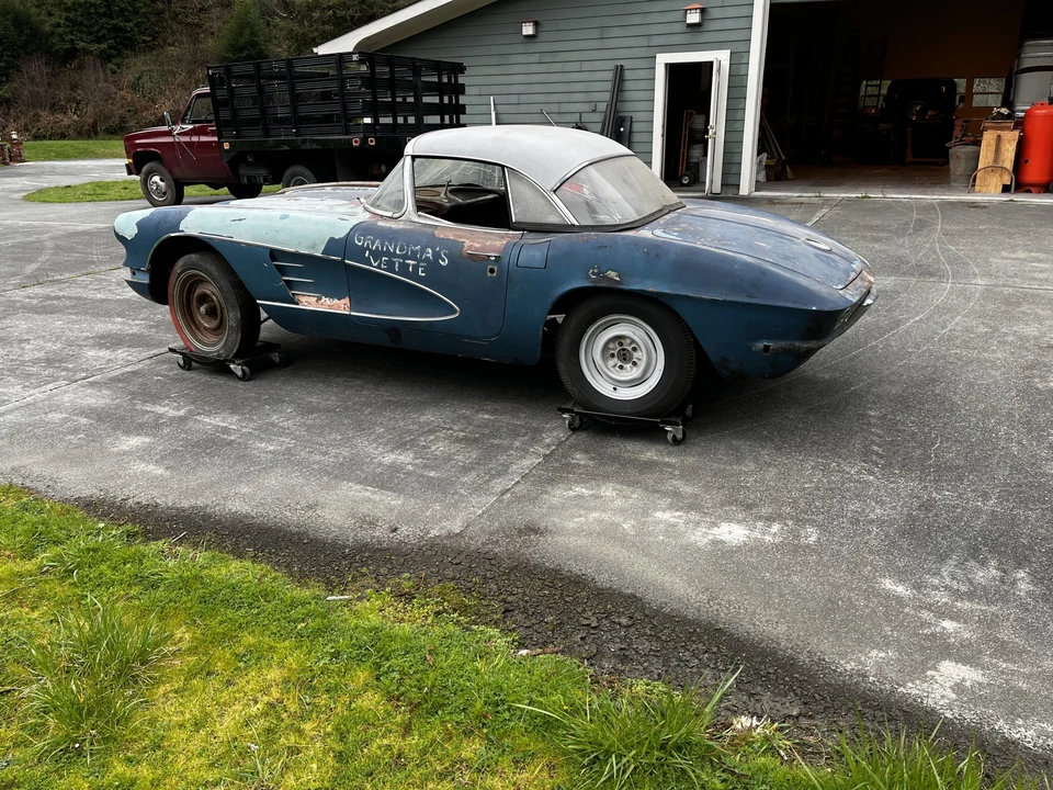 1961 Chevrolet Corvette C1 - Image 8 of 31
