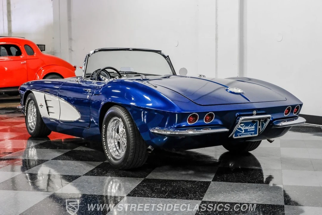 1961 Chevrolet Corvette C1 - Image 10 of 12