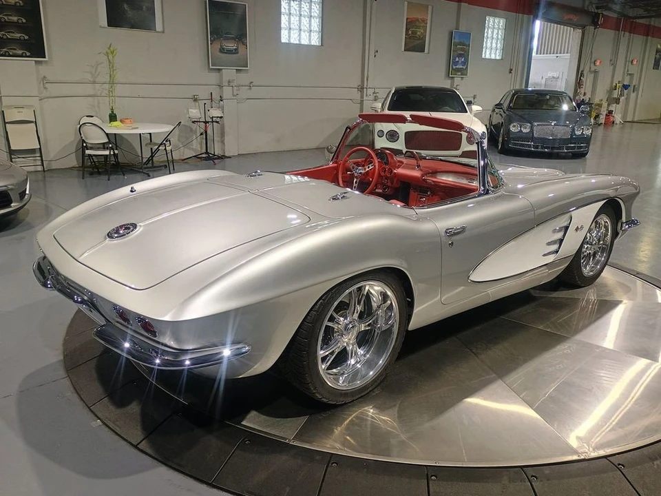 1961 Chevrolet Corvette C1 - Image 8 of 12