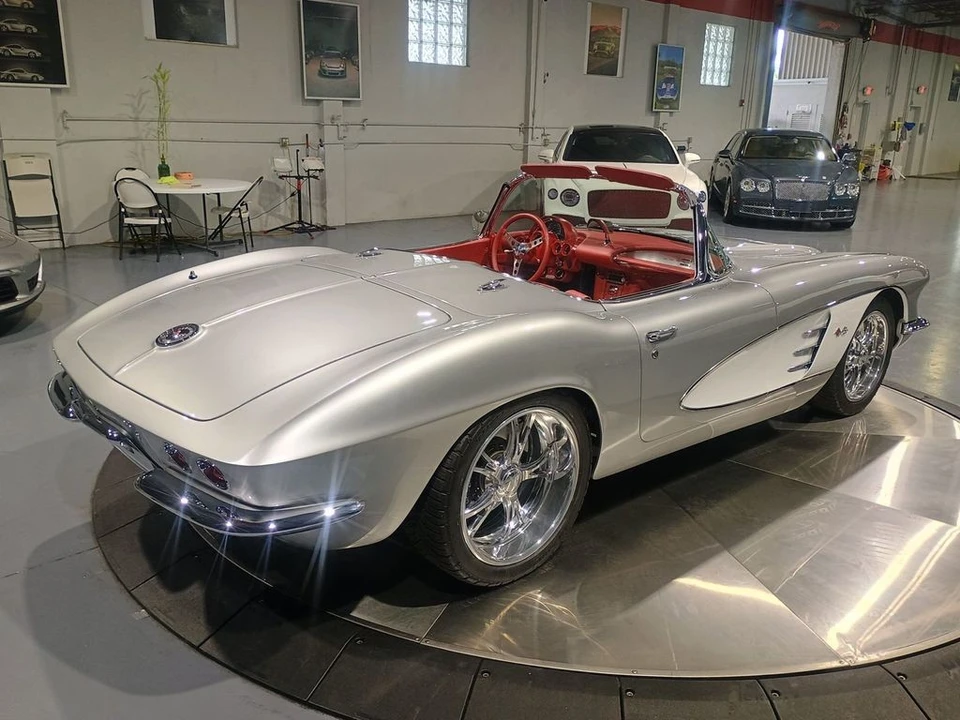 1961 Chevrolet Corvette C1 - Image 8 of 12