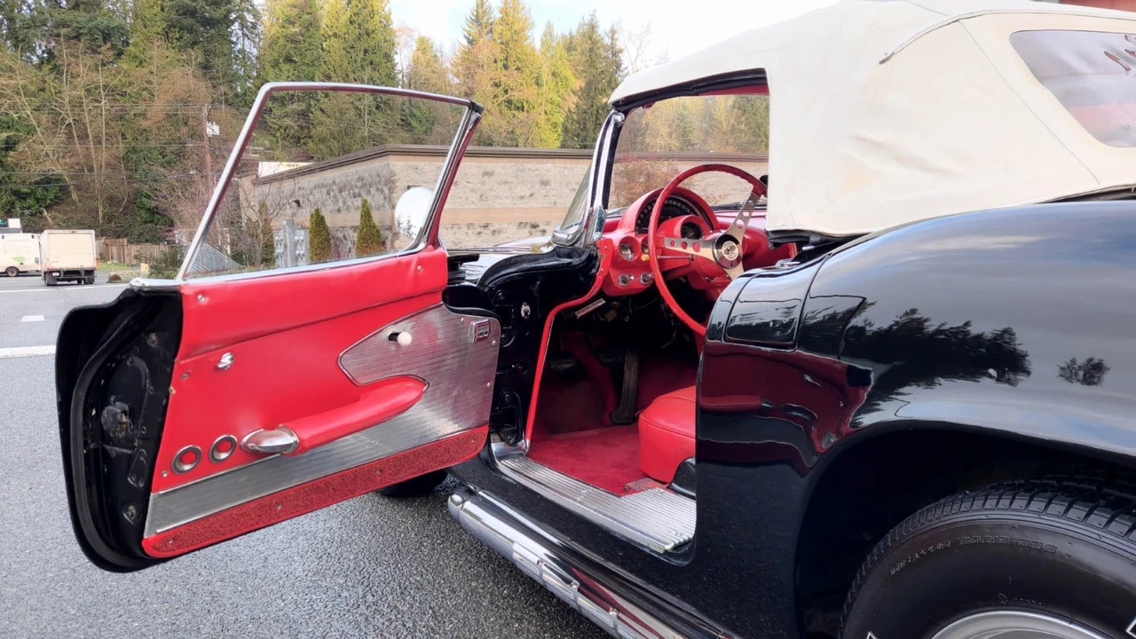 1961 Chevrolet Corvette C1 - Image 11 of 21