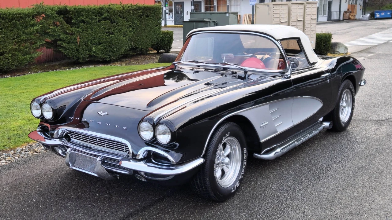 1961 Chevrolet Corvette C1 - Image 2 of 21