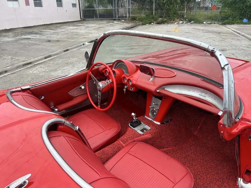 1961 Chevrolet Corvette C1 - Image 15 of 21