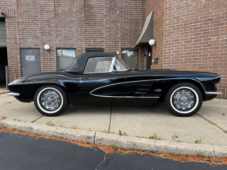 1961 Chevrolet Corvette C1 - Image 11 of 21