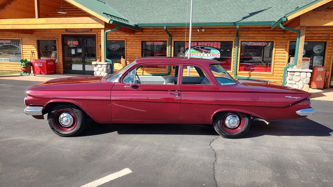 1961 Chevrolet Impala 3rd Gen - Image 10 of 31
