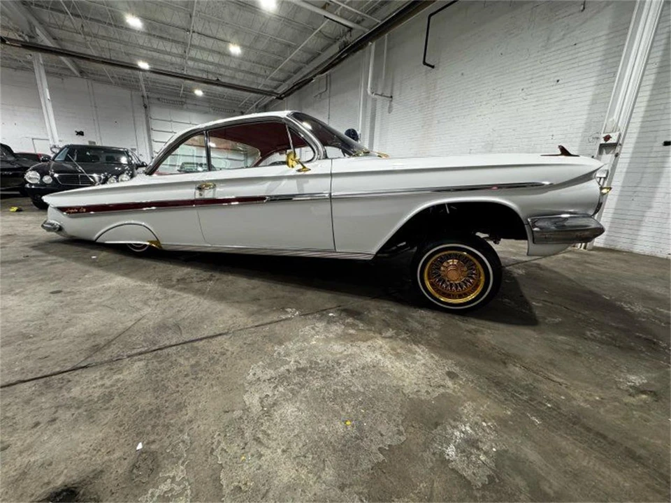 1961 Chevrolet Impala 3rd Gen - Image 2 of 31