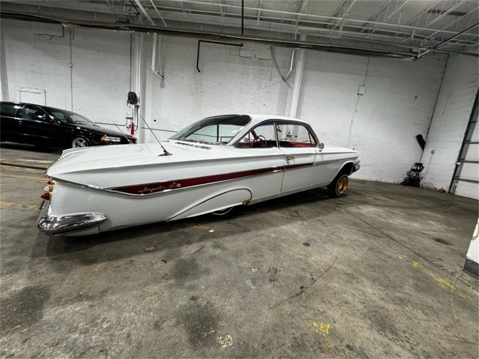 1961 Chevrolet Impala 3rd Gen - Image 4 of 31