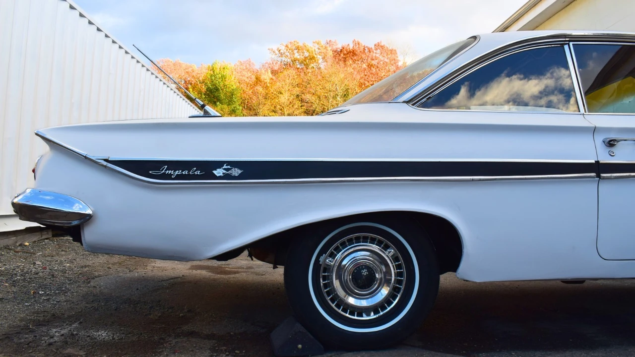 1961 Chevrolet Impala 2nd Gen - Image 16 of 21