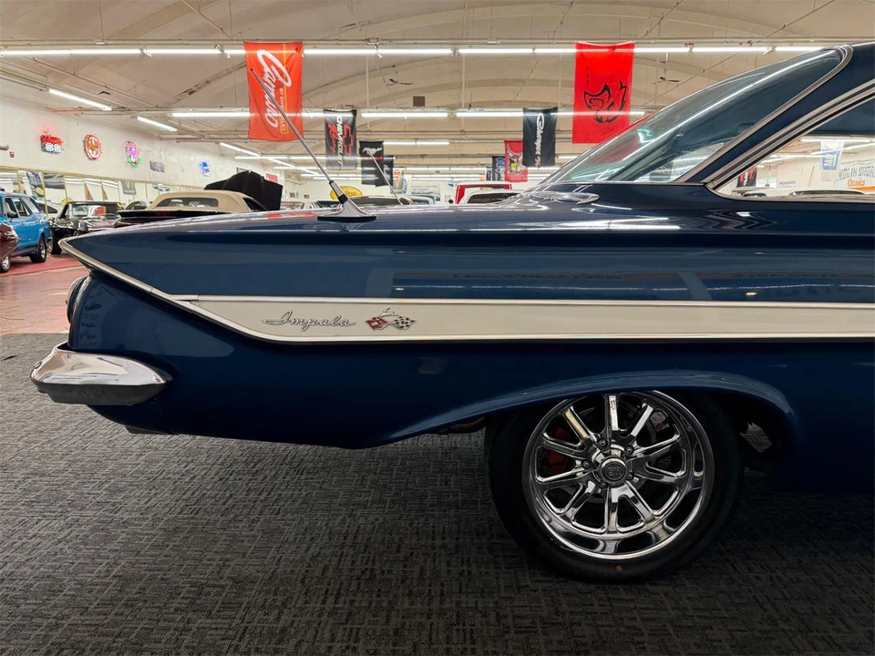 1961 Chevrolet Impala 3rd Gen - Image 22 of 31