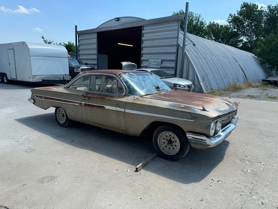 1961 Chevrolet Impala 3rd Gen - Image 2 of 31