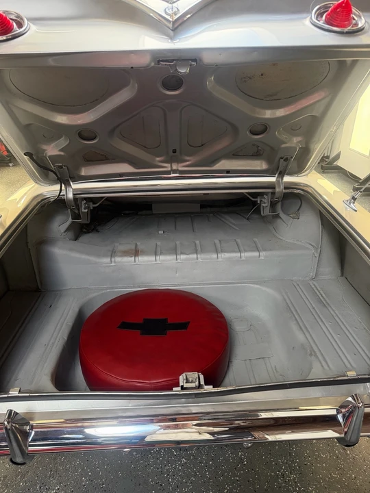 1961 Chevrolet Impala - Image 27 of 29