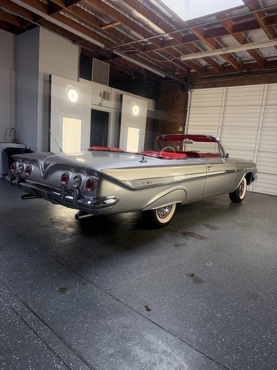 1961 Chevrolet Impala - Image 11 of 29