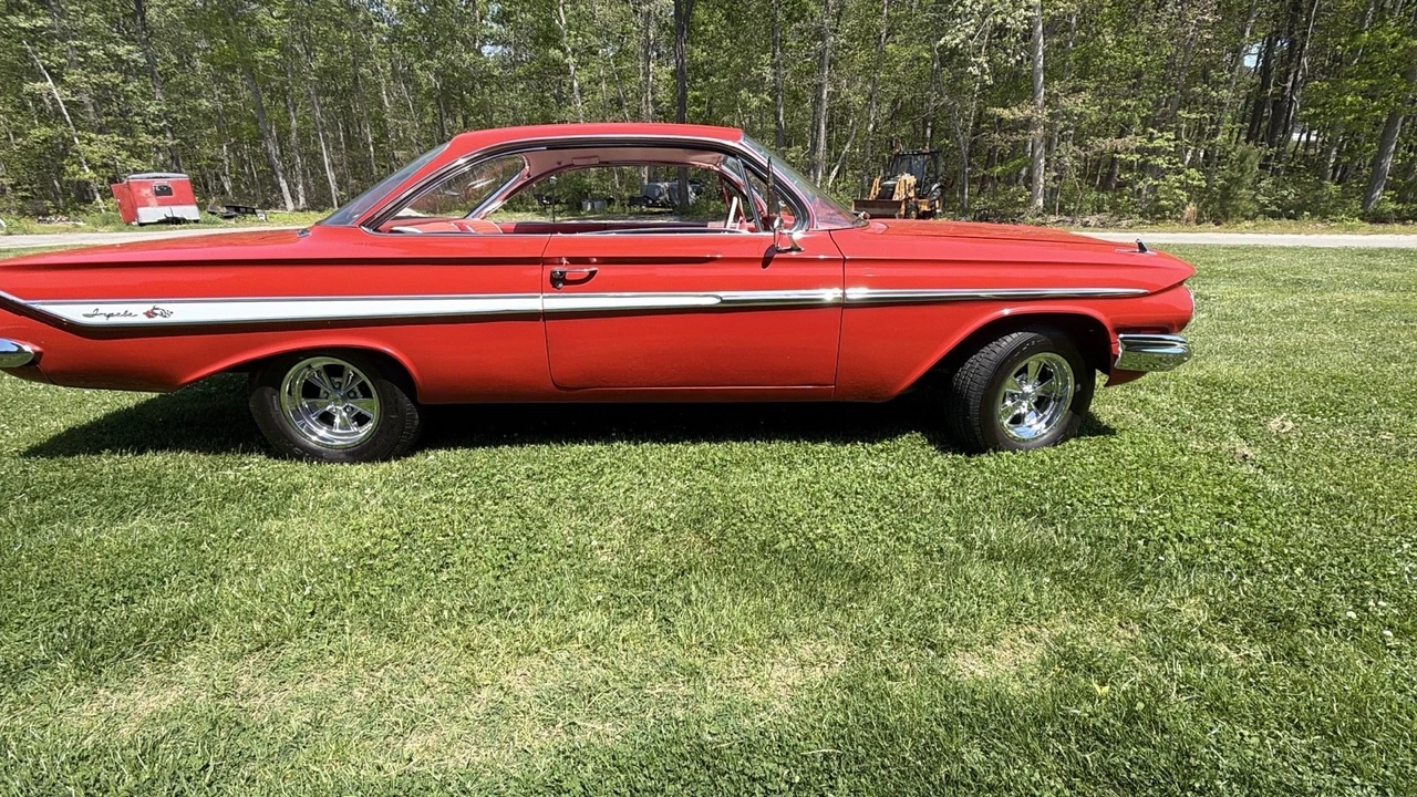 1961 Chevrolet Impala SS 3rd Gen - Image 2 of 31