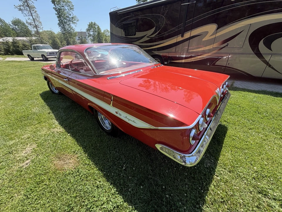 1961 Chevrolet Impala SS 3rd Gen - Image 22 of 31