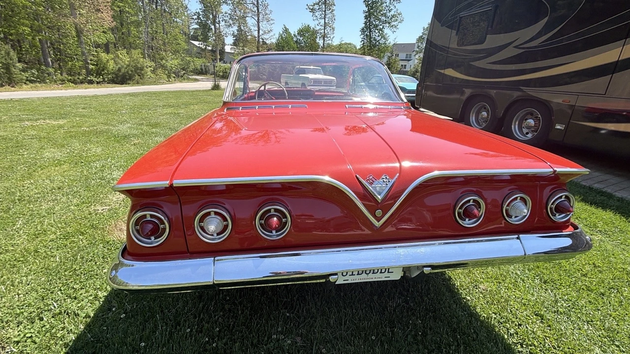 1961 Chevrolet Impala SS 3rd Gen - Image 23 of 31