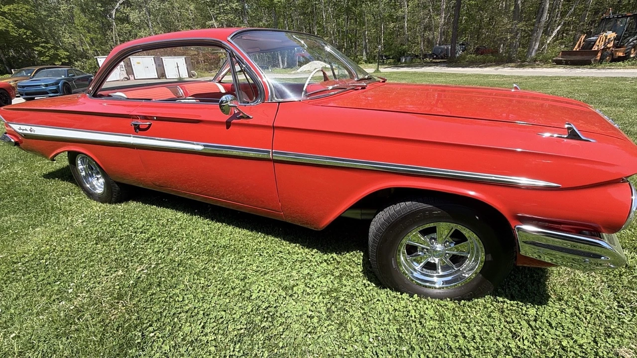 1961 Chevrolet Impala SS 3rd Gen - Image 3 of 31