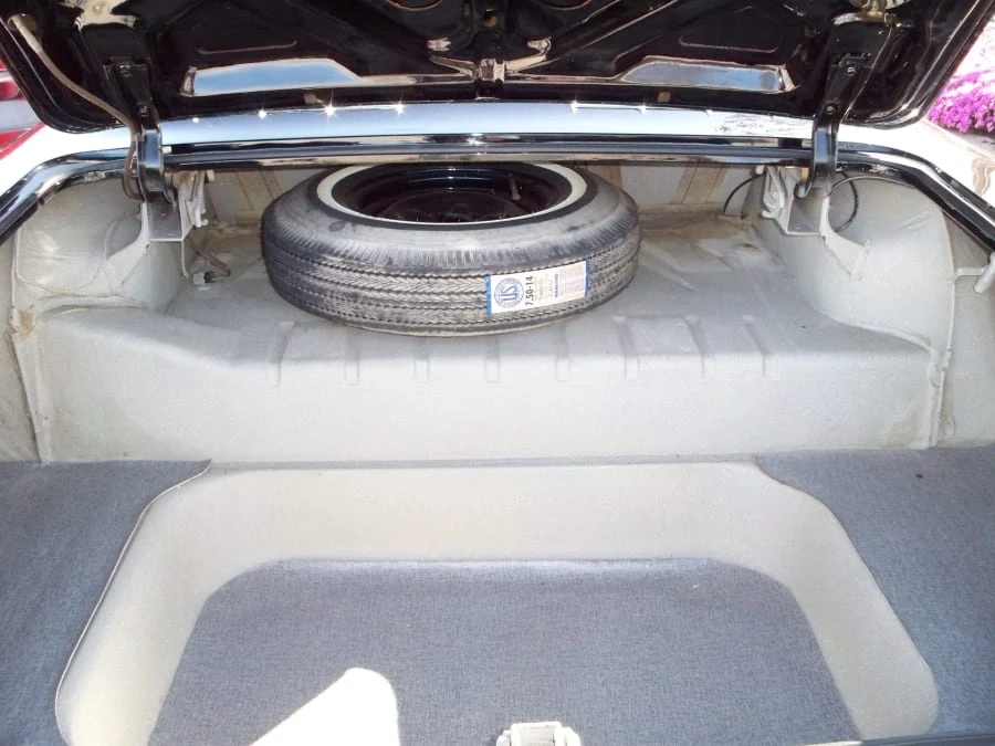 1961 Chevrolet Impala 3rd Gen - Image 5 of 8