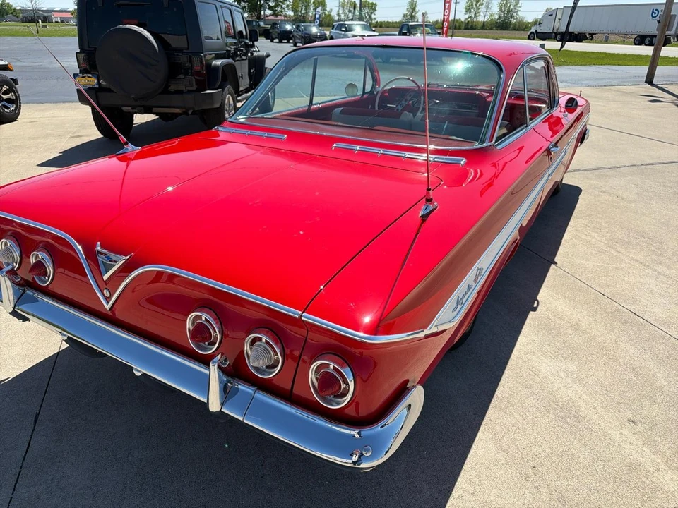 1961 Chevrolet Impala 3rd Gen - Image 29 of 31