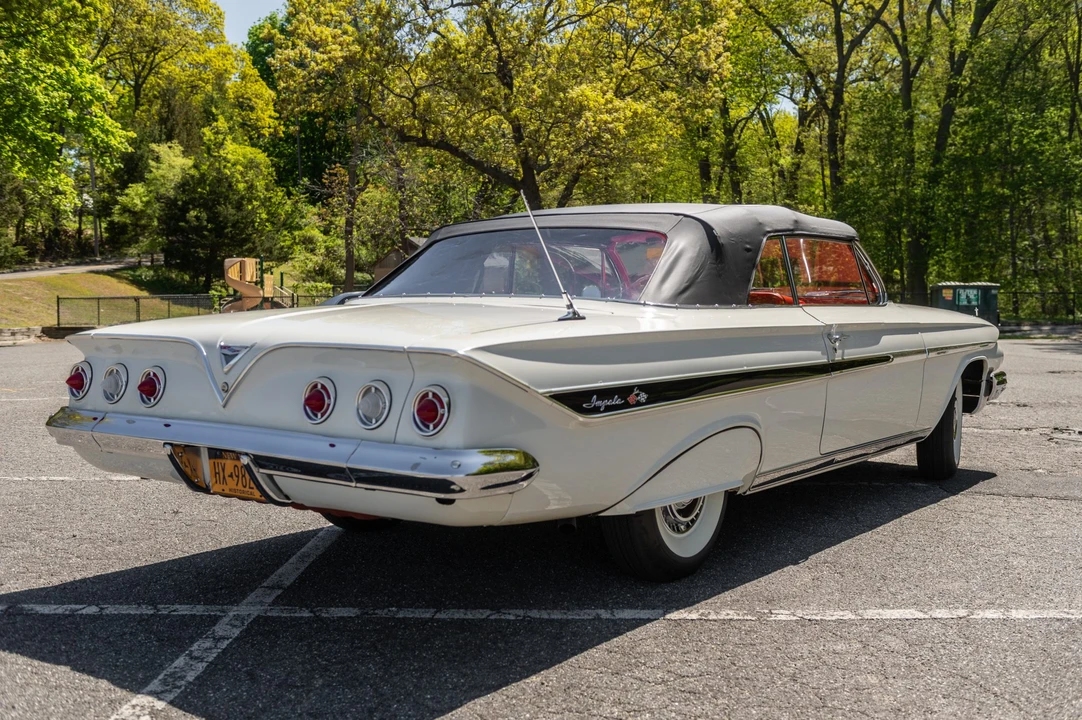 1961 Chevrolet Impala 3rd Gen - Image 16 of 31
