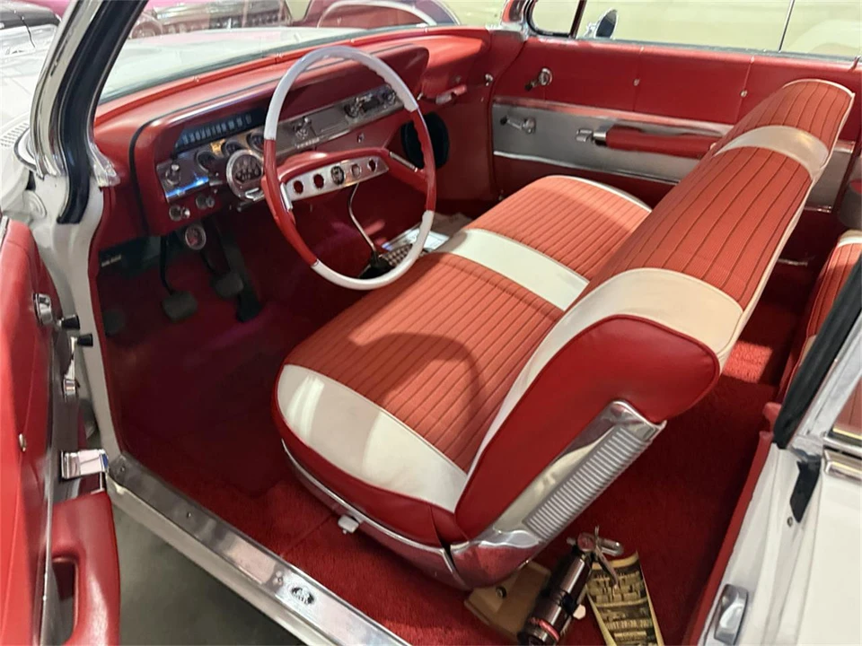 1961 Chevrolet Impala SS 3rd Gen - Image 9 of 17