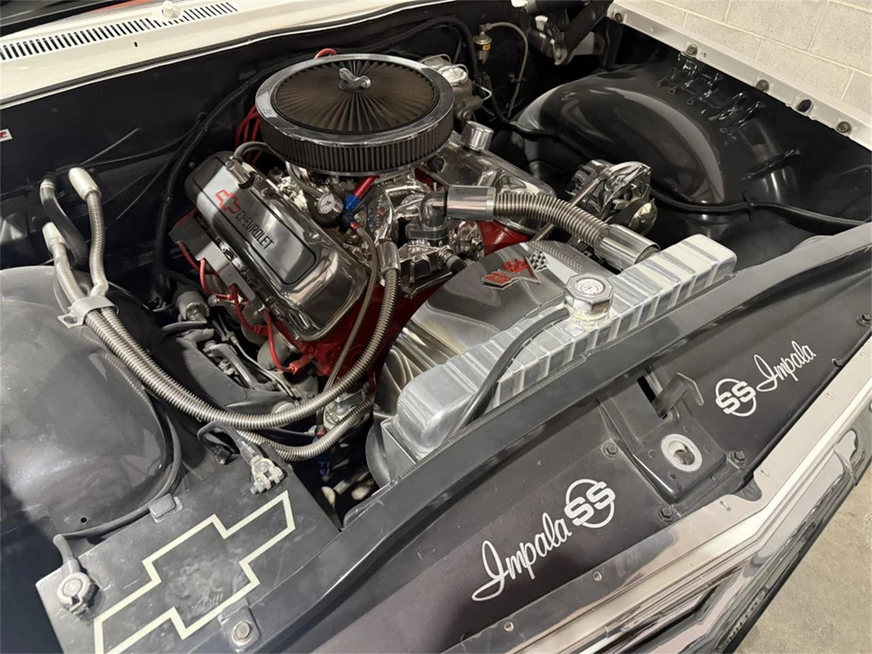 1961 Chevrolet Impala SS 3rd Gen - Image 16 of 17