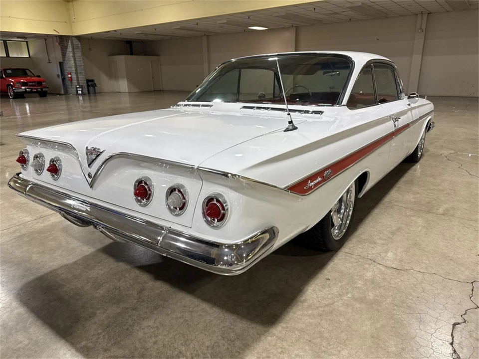 1961 Chevrolet Impala SS 3rd Gen - Image 6 of 17