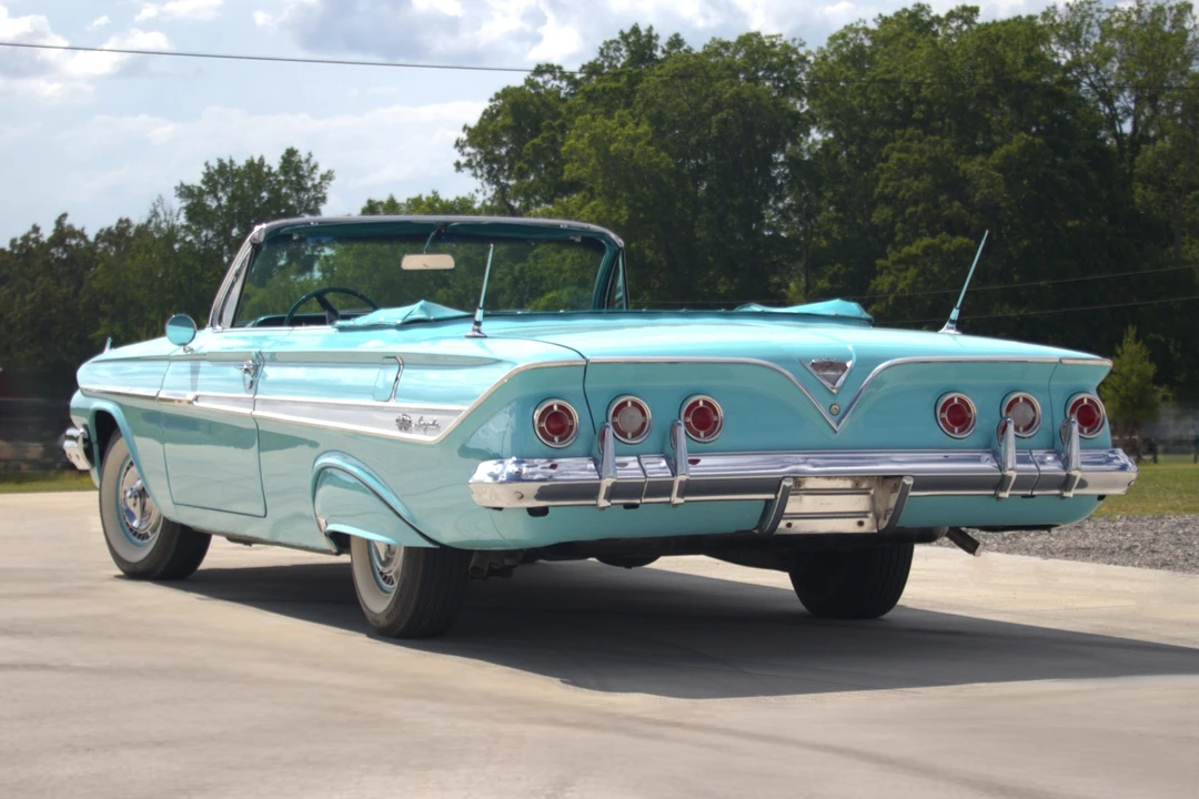1961 Chevrolet Impala SS 3rd Gen - Image 25 of 31
