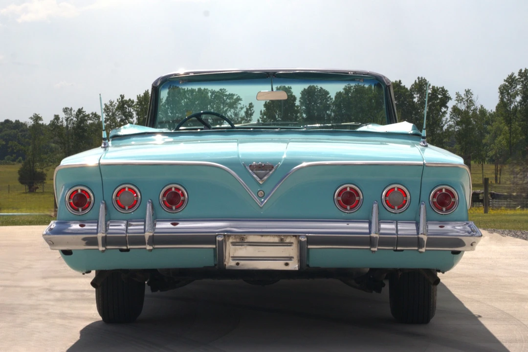 1961 Chevrolet Impala SS 3rd Gen - Image 14 of 31