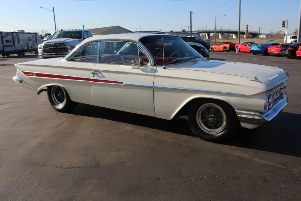 1961 Chevrolet Impala SS 3rd Gen - Image 5 of 20