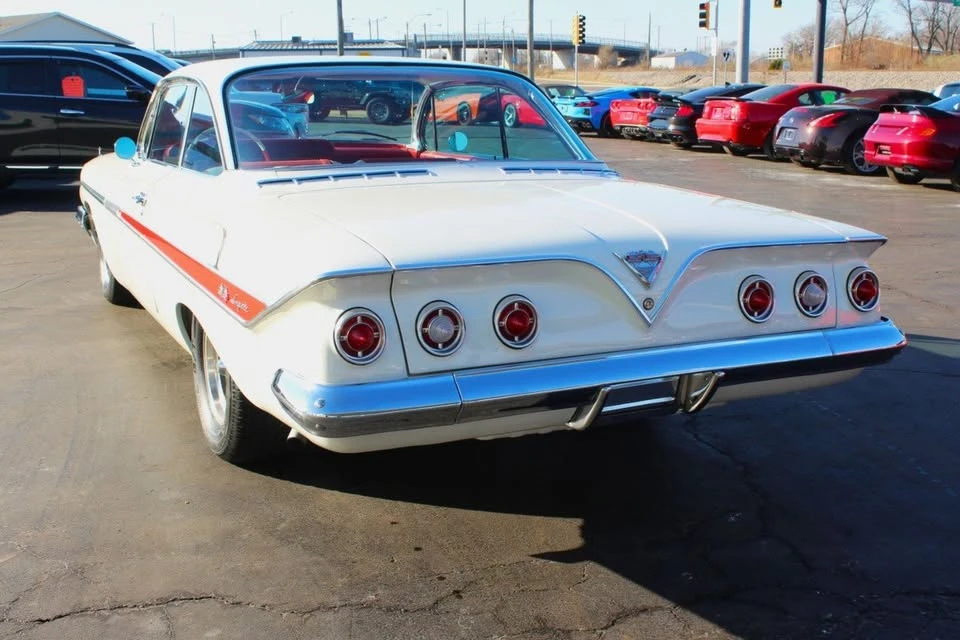 1961 Chevrolet Impala SS 3rd Gen - Image 16 of 20