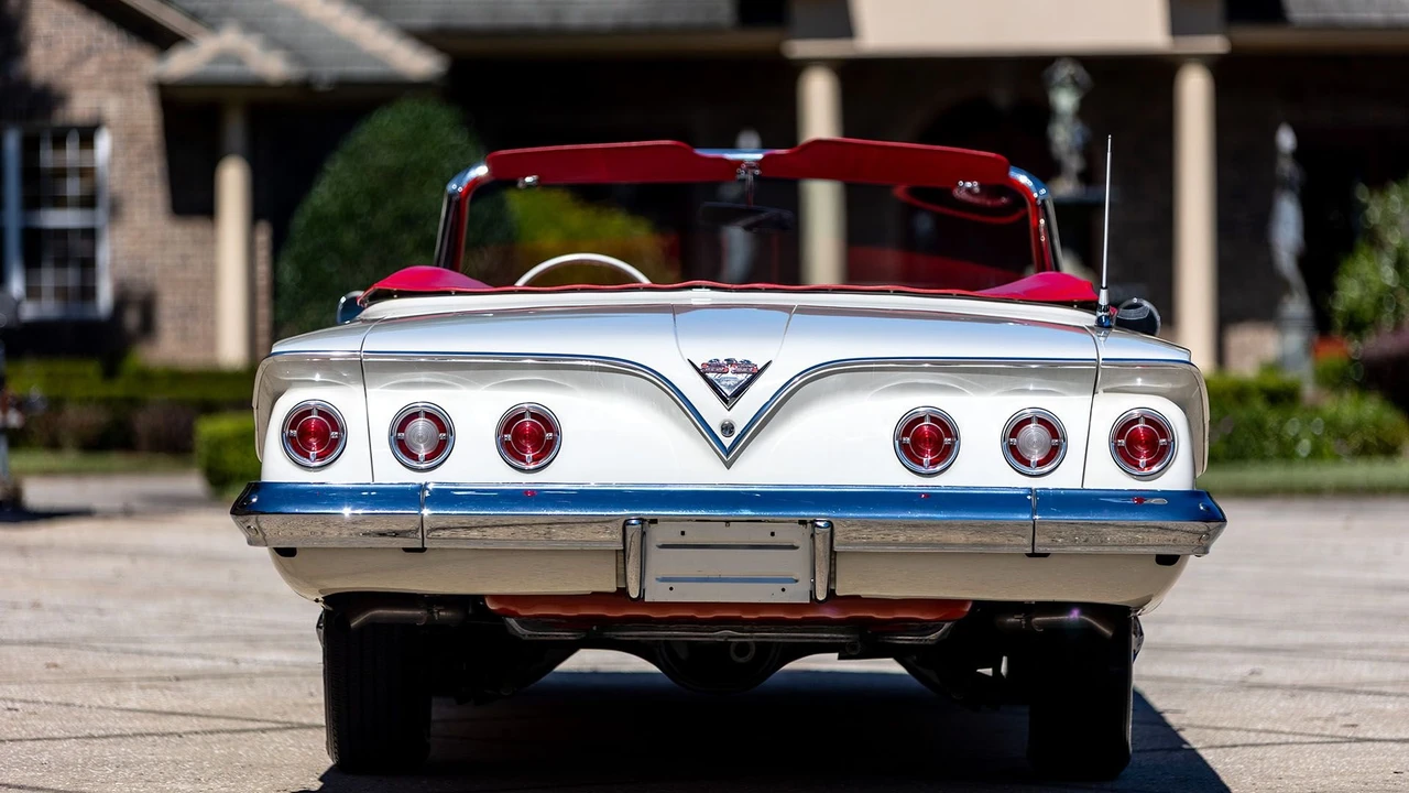 1961 Chevrolet Impala SS 3rd Gen - Image 7 of 31