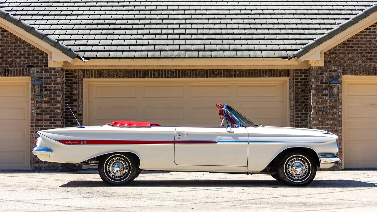 1961 Chevrolet Impala SS 3rd Gen - Image 14 of 31