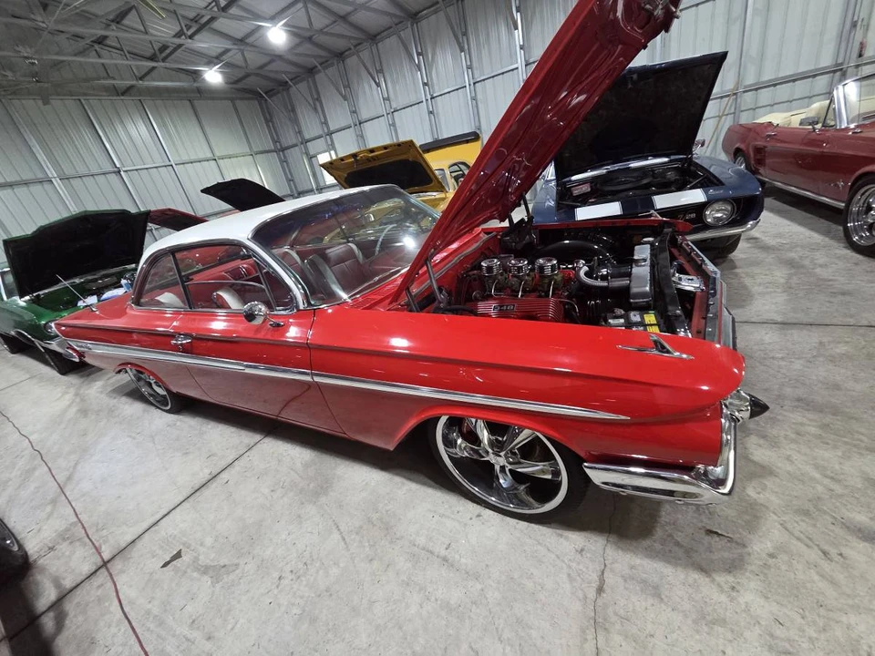 1961 Chevrolet Impala SS 3rd Gen - Image 3 of 13