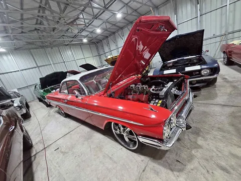 1961 Chevrolet Impala SS Sedan 4D