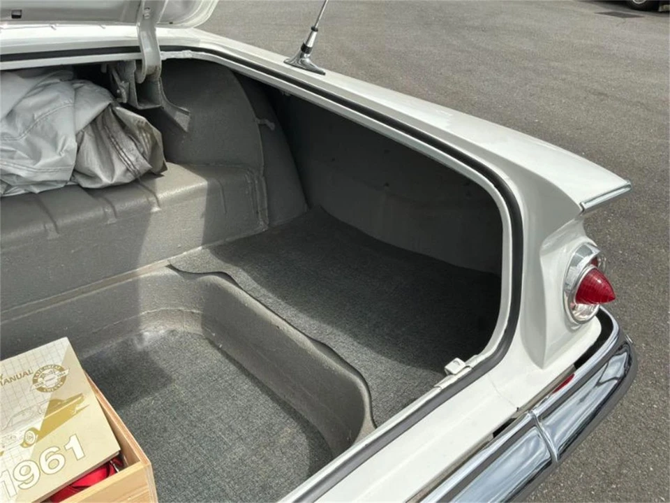 1961 Chevrolet Impala SS 3rd Gen - Image 14 of 30