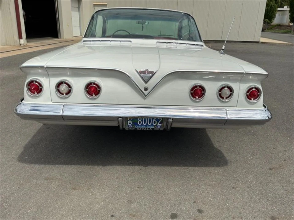 1961 Chevrolet Impala SS 3rd Gen - Image 11 of 30