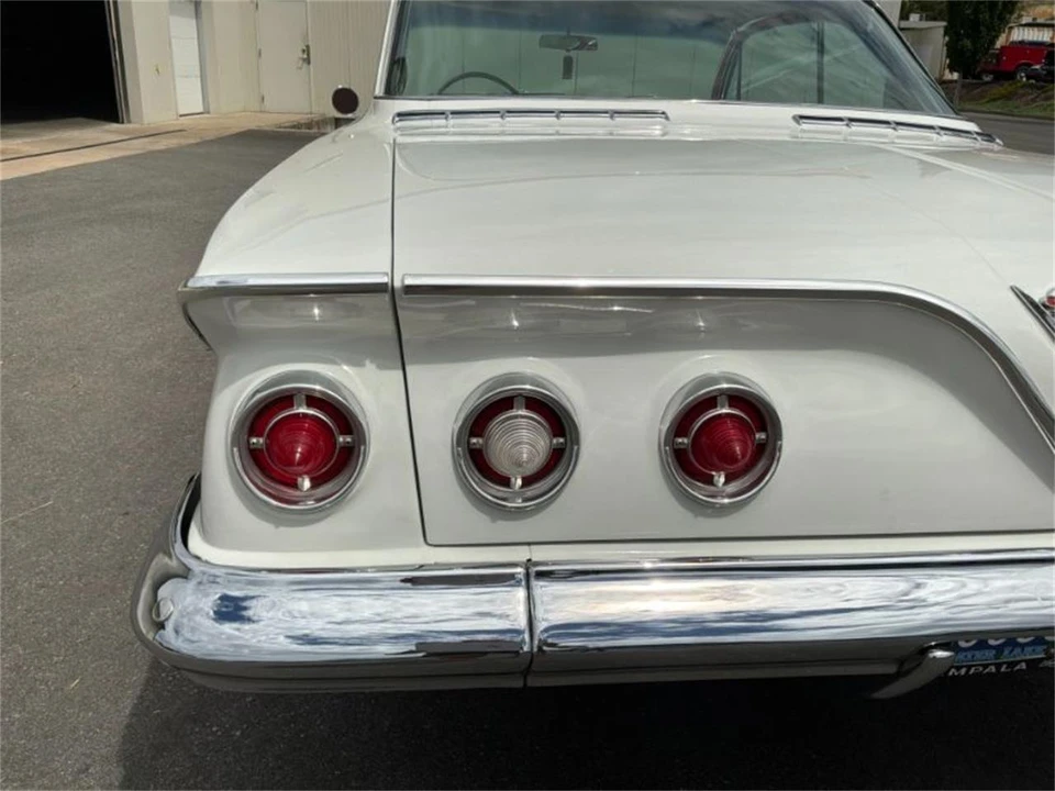 1961 Chevrolet Impala SS 3rd Gen - Image 10 of 30
