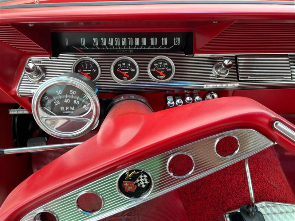 1961 Chevrolet Impala SS 3rd Gen - Image 23 of 30