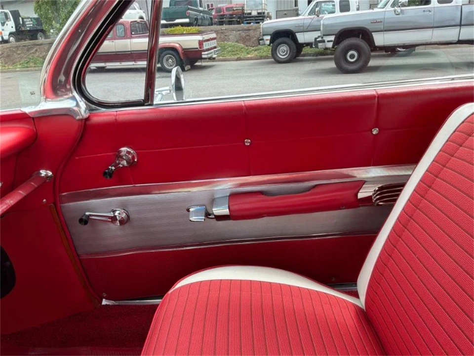 1961 Chevrolet Impala SS 3rd Gen - Image 28 of 30