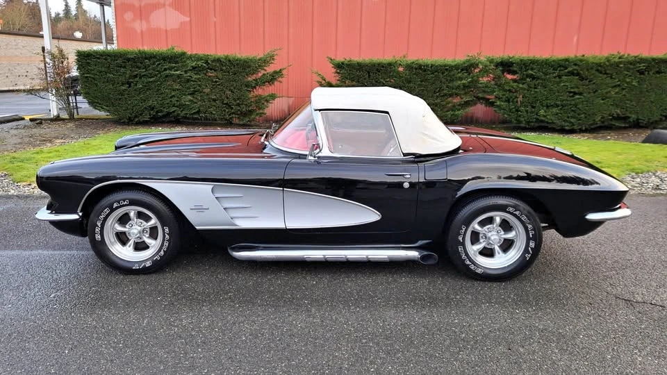 1961 Chevrolet Corvette C1 - Image 1 of 18