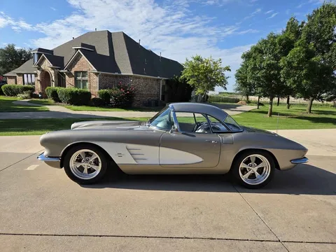 1961 Chevrolet Corvette C1 - Image 2 of 14