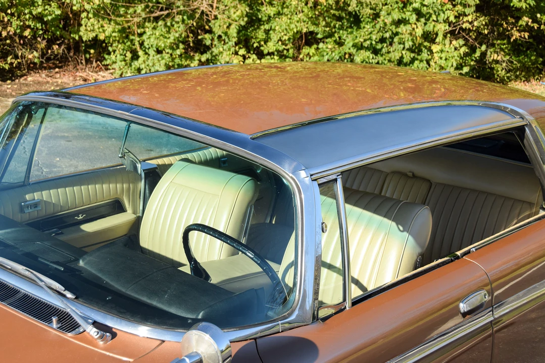 1961 Chrysler Imperial 2nd Gen - Image 10 of 17
