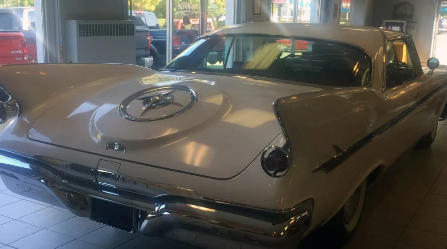 1961 Chrysler Imperial 2nd Gen - Image 2 of 4