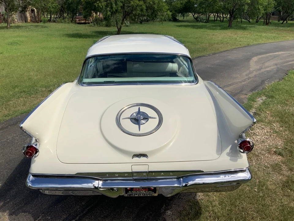 1961 Chrysler Imperial 2nd Gen - Image 22 of 31