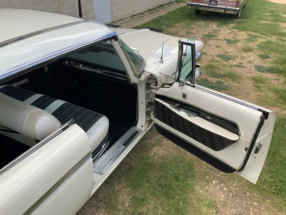 1961 Chrysler Imperial 2nd Gen - Image 15 of 31