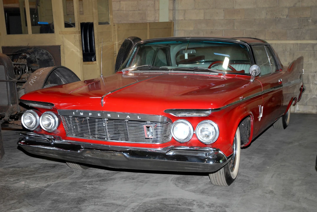 1961 Chrysler Imperial 2nd Gen - Image 2 of 2