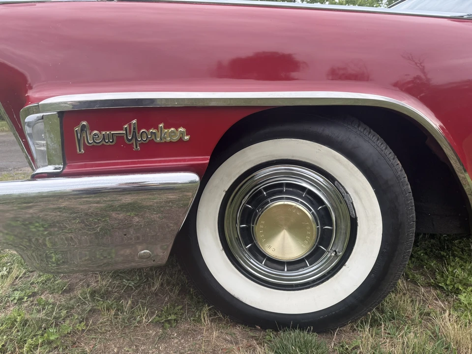 1961 Chrysler New Yorker - Image 8 of 31