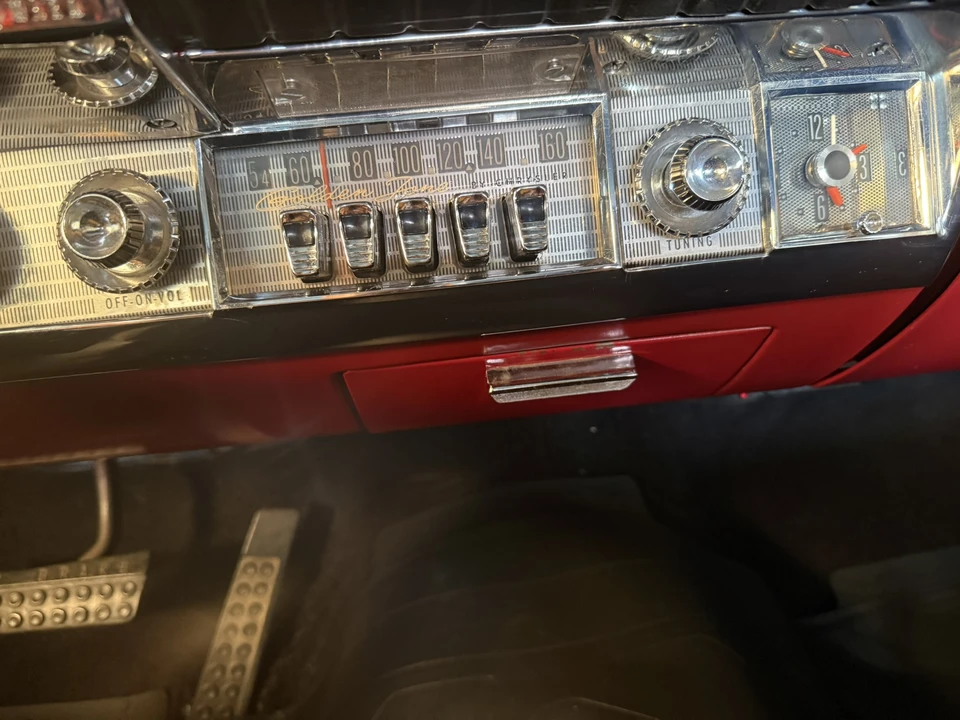 1961 Chrysler New Yorker - Image 17 of 31
